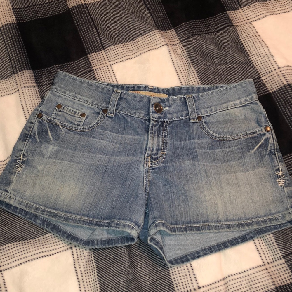 BKE shorts size 29